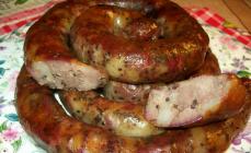 Домашняя колбаса из свинины в кишках во всевозможных ипостасях